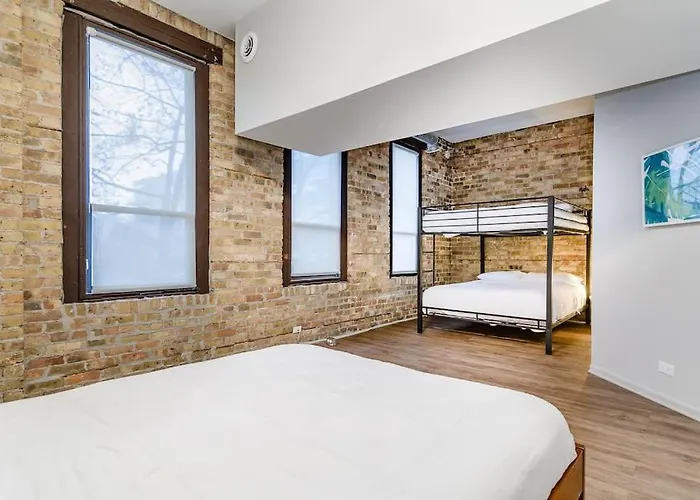 The Orleans - Entire Building - With Rooftop Deck * Chicago